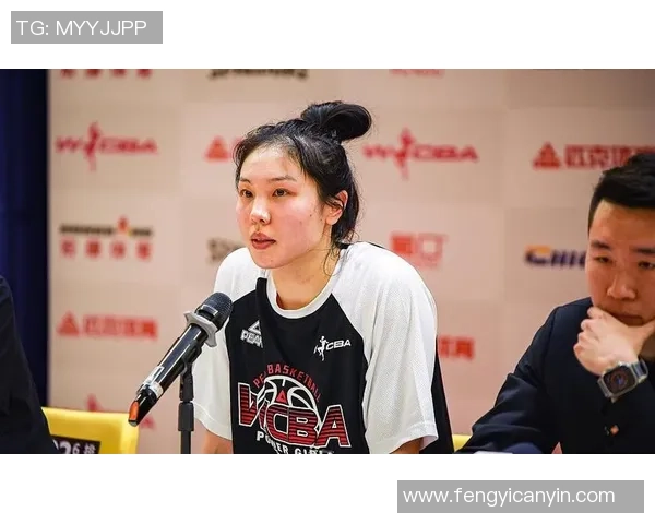 广州篮球队的拼搏之路:精英赛背后的奋斗与荣耀 广州篮球队的拼搏之路:精英赛背后的奋斗与荣耀